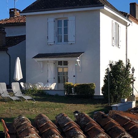 Gite Des Roses Oradour-Fanais Экстерьер фото