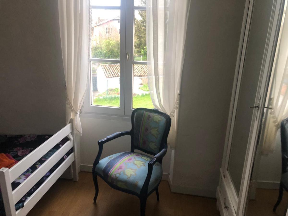 Gite Des Roses Oradour-Fanais Экстерьер фото